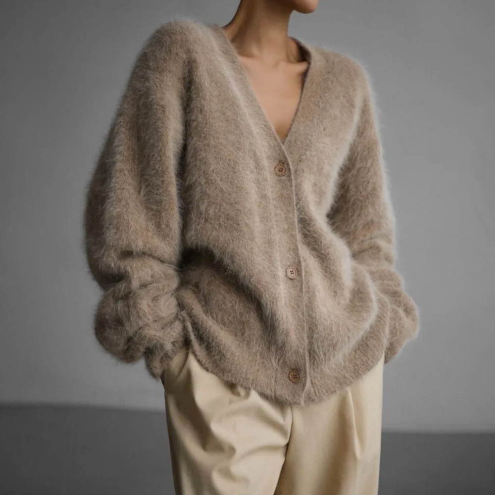 Damski Oversize Puchaty Kardigan Zapinany na Guziki Komfortowy i Stylowy 0