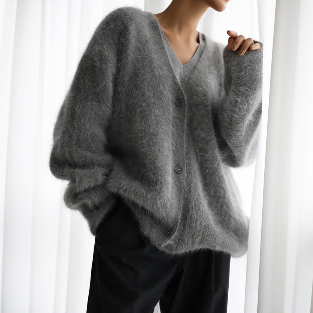 Damski Oversize Puchaty Kardigan Zapinany na Guziki Komfortowy i Stylowy 2