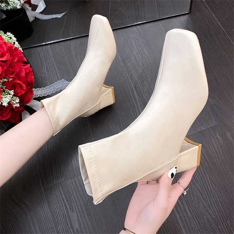 Damskie Buty na Obcasie z Kwadratowym Noskiem Eleganckie i Stylowe 4